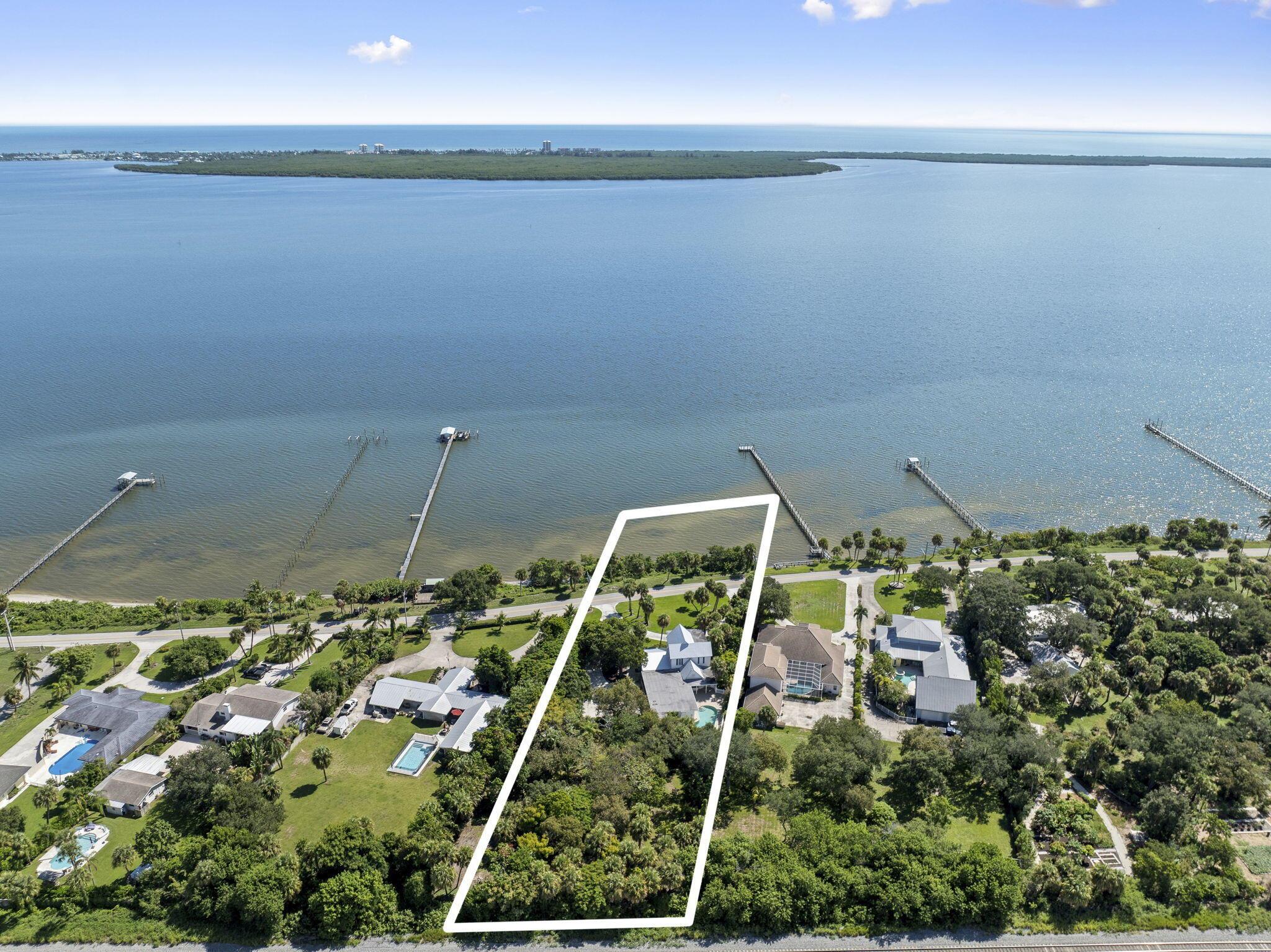 2007 S Indian River Drive