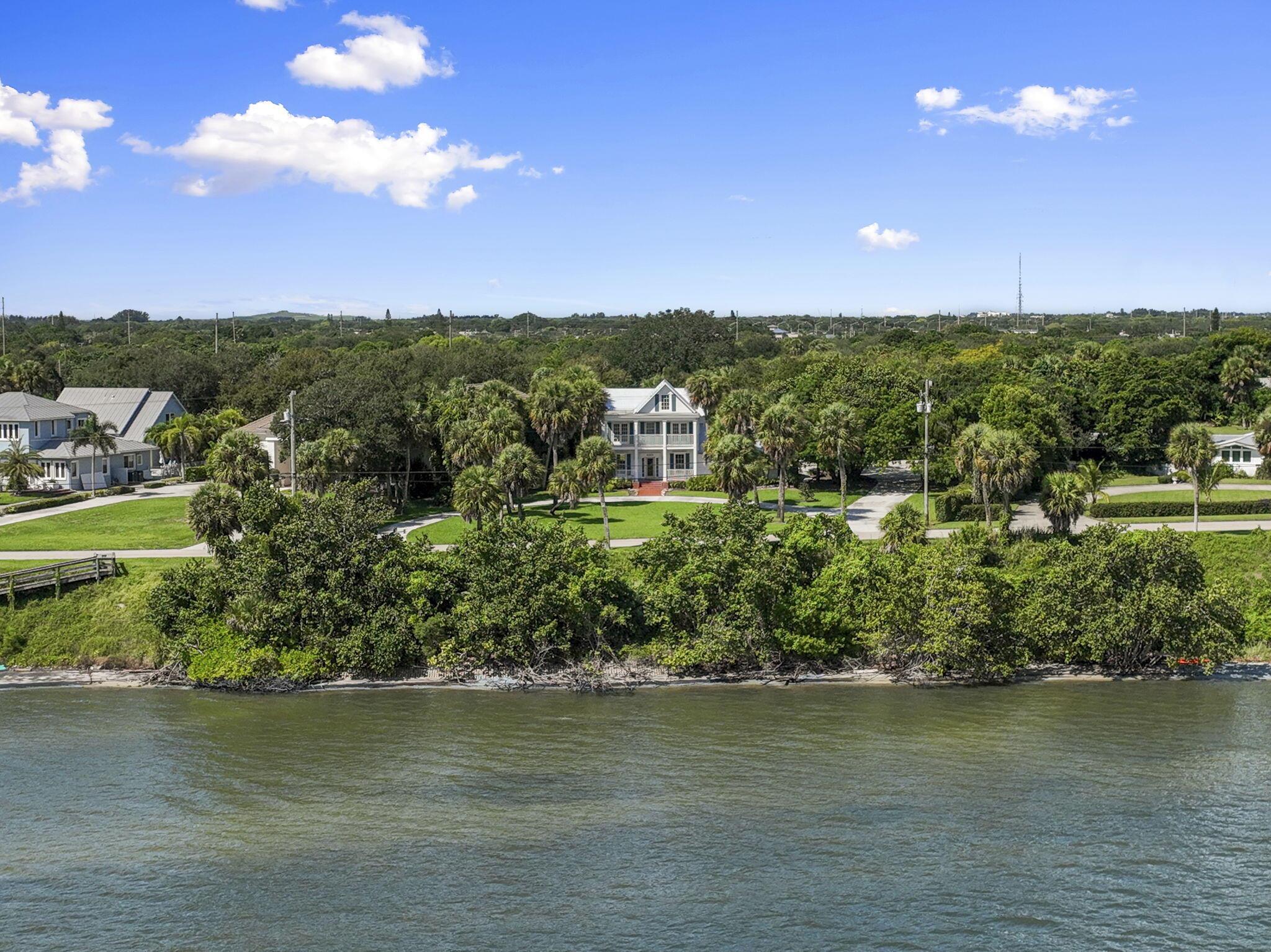 2007 S Indian River Drive