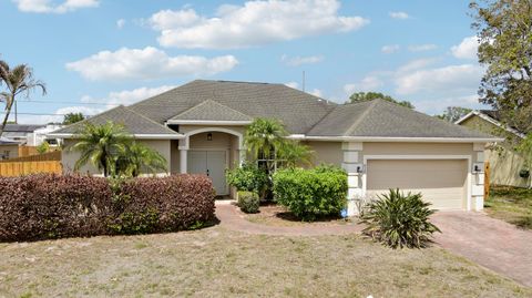 825 SW Mccracken Avenue Port St Lucie FL 34953