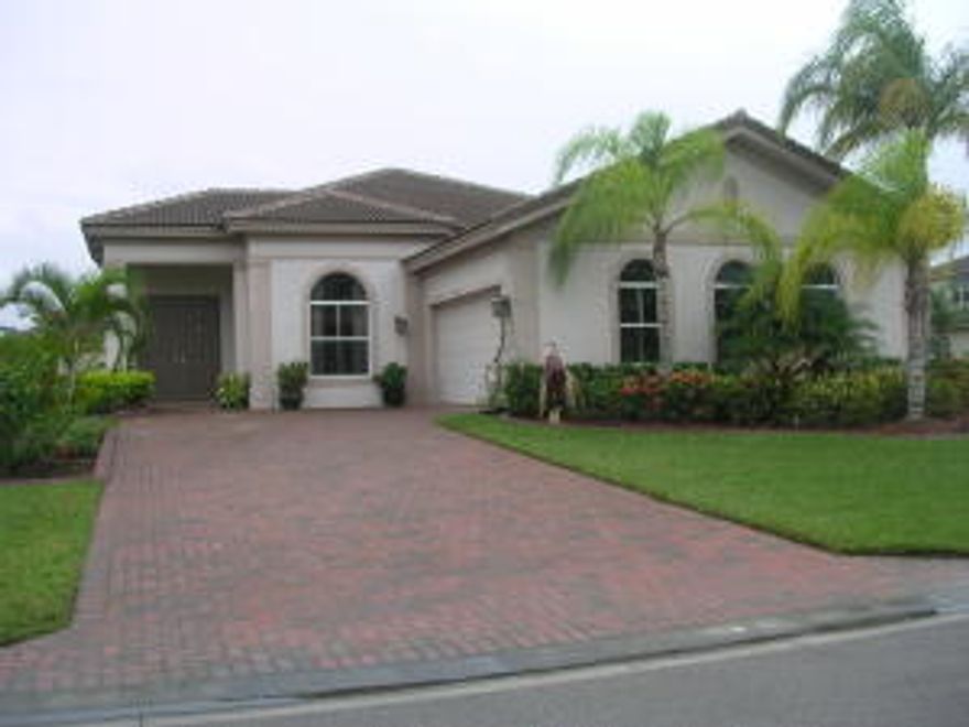 Best model with lake view from breakfast area, spacious, 3/3 plus office/ den, 2 car garage. 2 master suites, walk in closet. Formal living and dining rooms, corner large lot in beautiful gated community. Desirable location, close to shopping center.