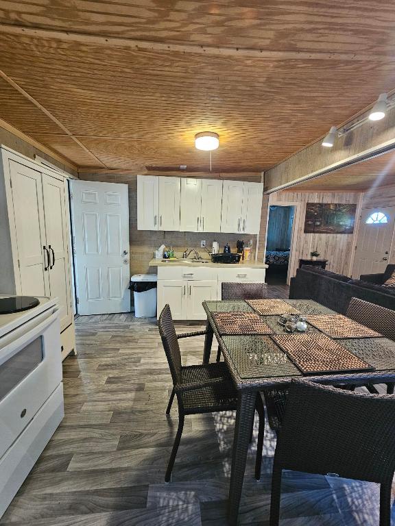 HAYNES + BRAY UNREC SUB - Residential