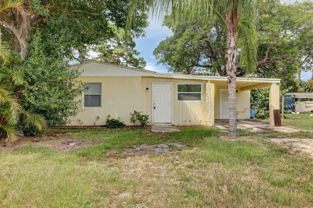 Photo of 5317 SE Isabelita Avenue, Stuart, FL 34997 (MLS # R10745316)
