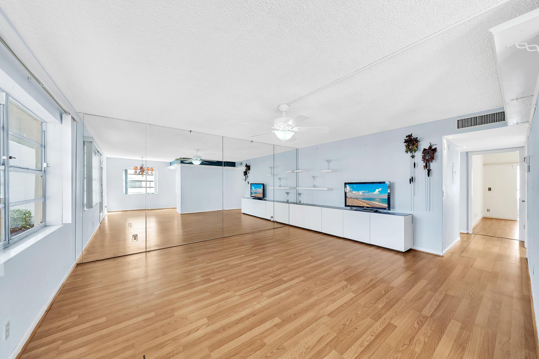 KINGS POINT NORMANDY COND - Residential