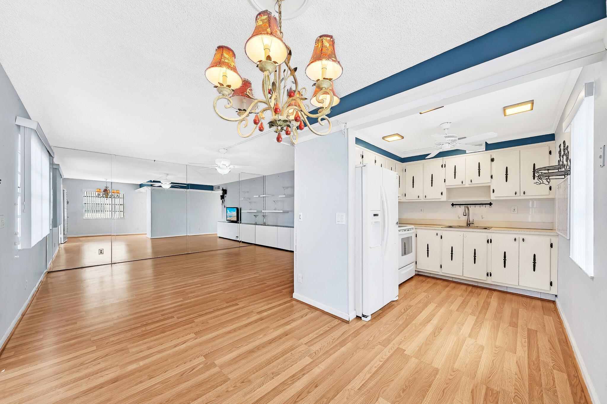 KINGS POINT NORMANDY COND - Residential