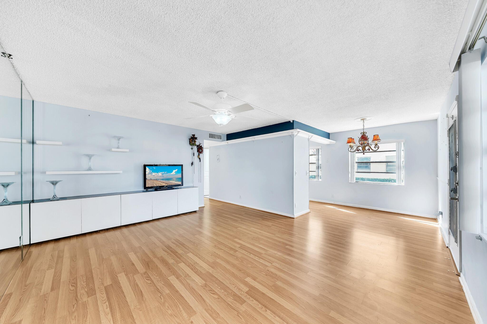 KINGS POINT NORMANDY COND - Residential