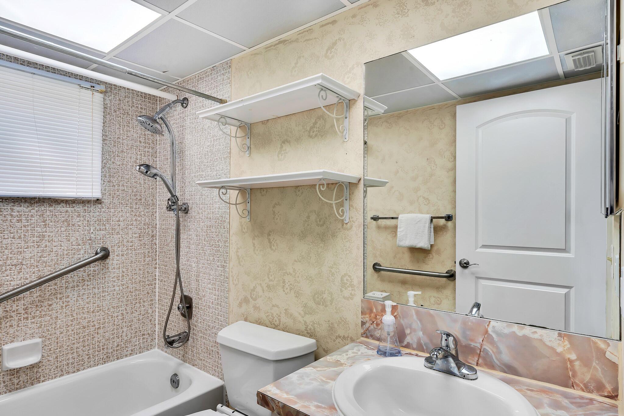 KINGS POINT NORMANDY COND - Residential