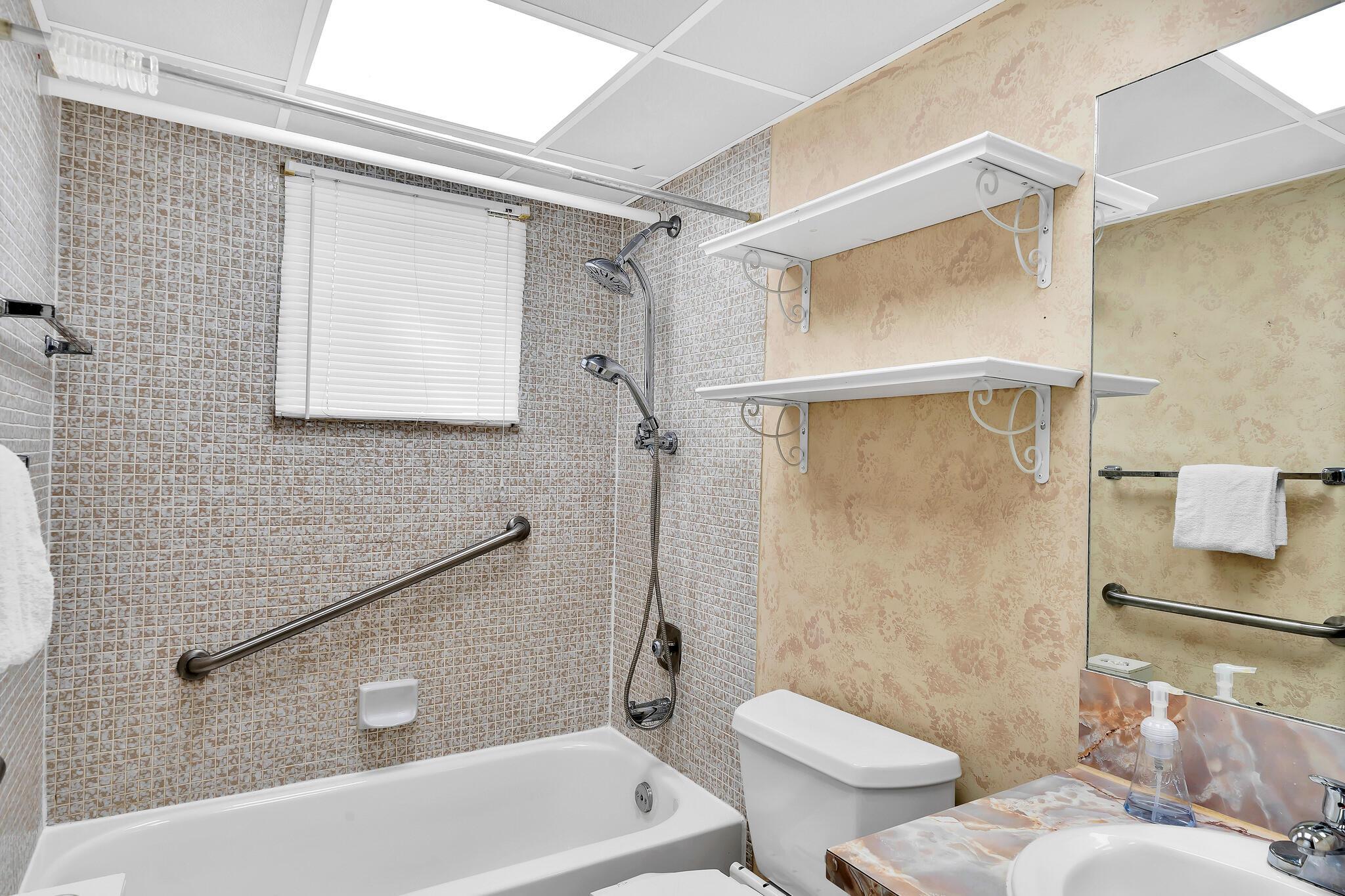 KINGS POINT NORMANDY COND - Residential