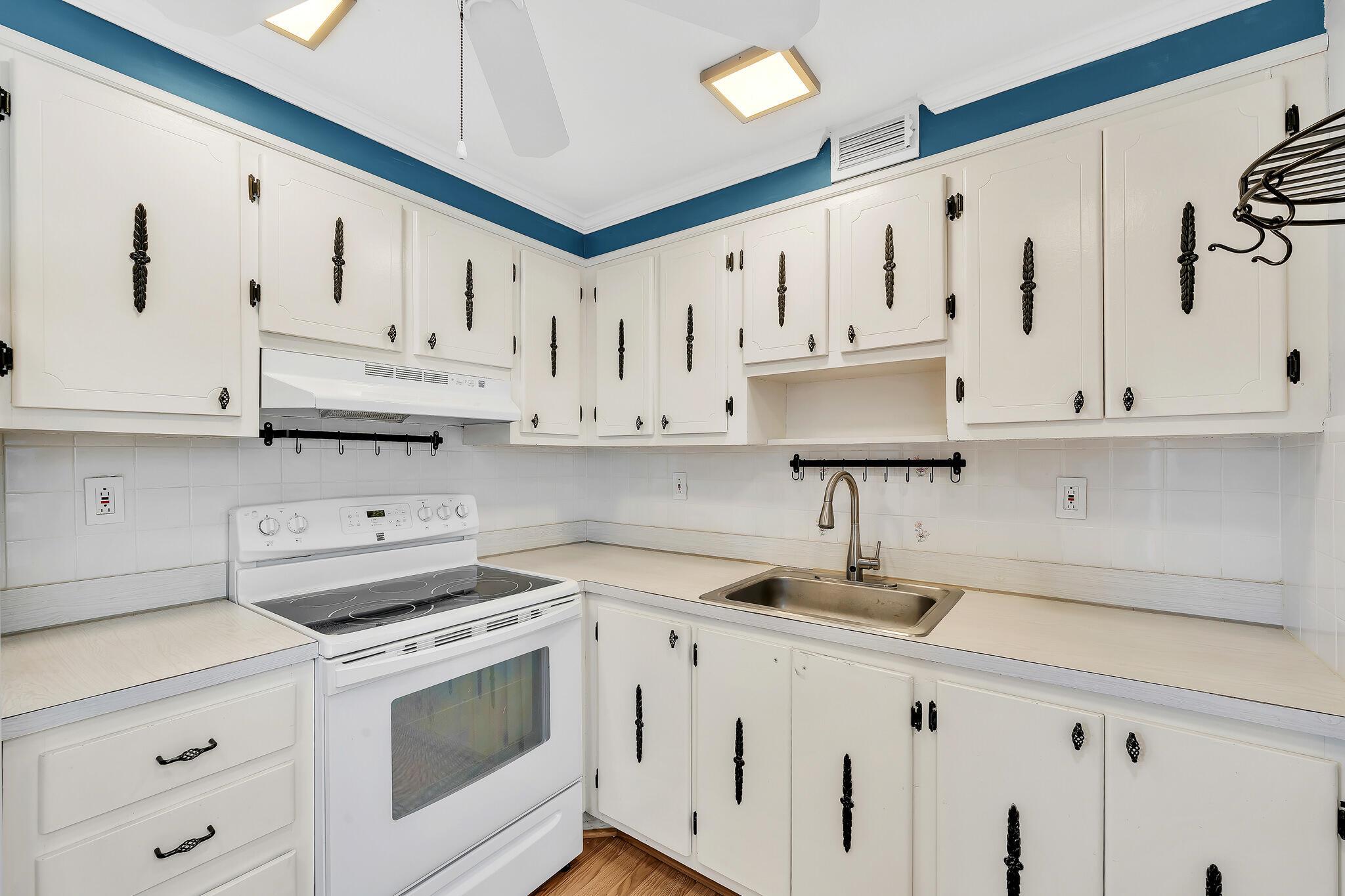 KINGS POINT NORMANDY COND - Residential