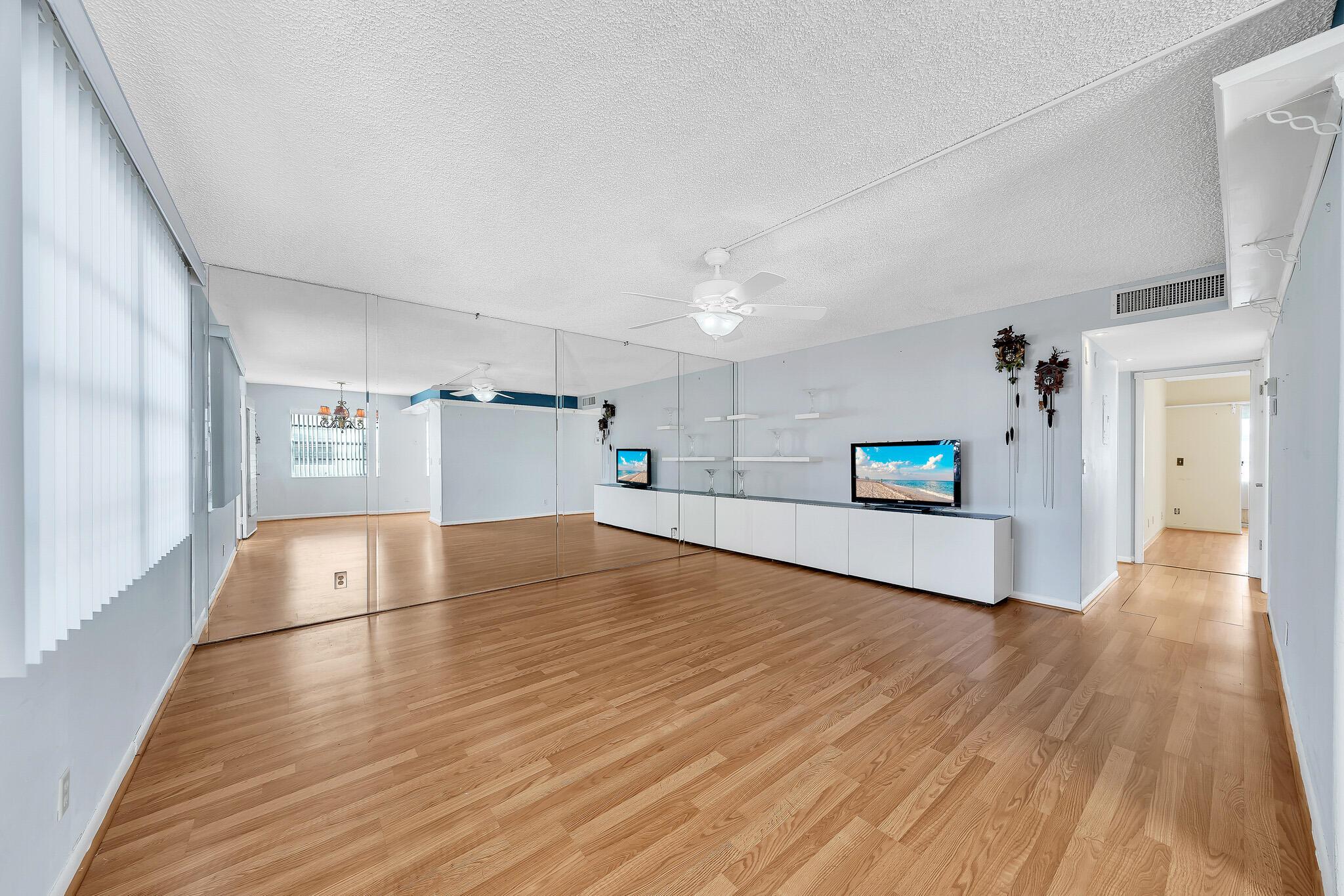 KINGS POINT NORMANDY COND - Residential