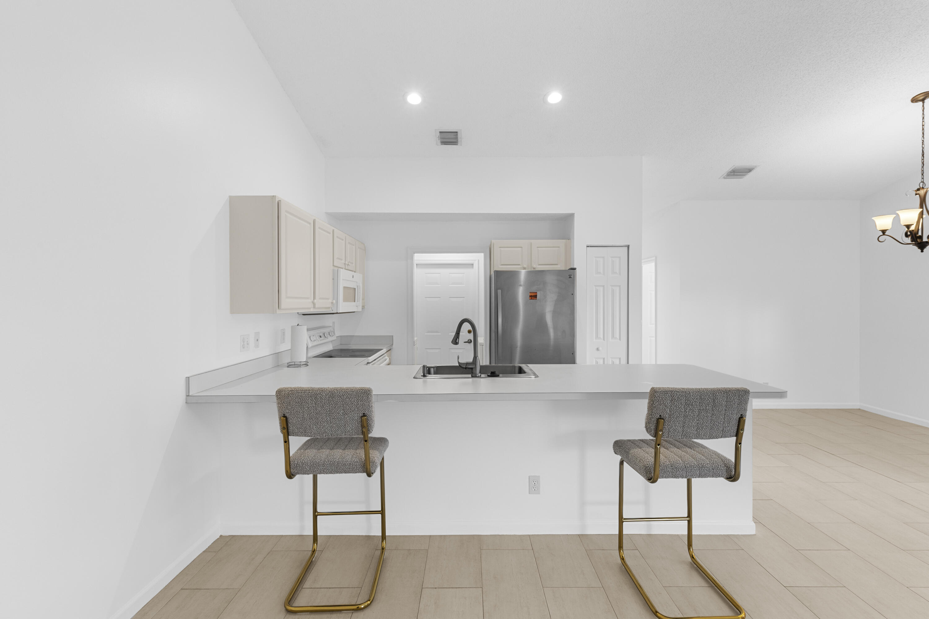 View photos, virtual tours, details... 10633 Pelican Drive