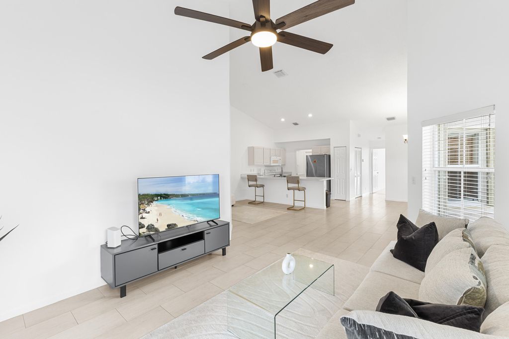 Photo of 10633 Pelican Drive, Wellington, FL 33414 (MLS # B26010518)