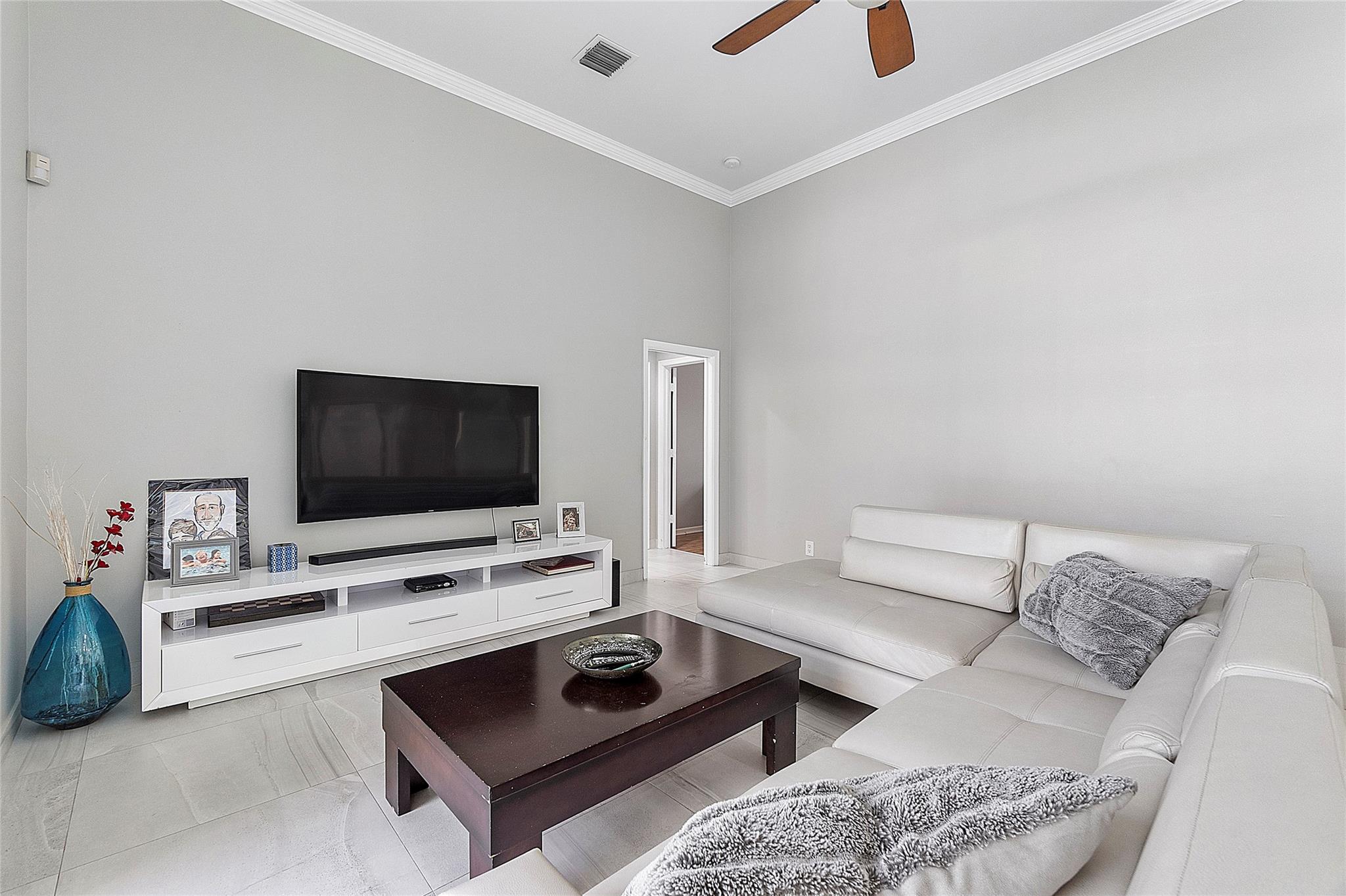 KENSINGTON COMMONS - Residential