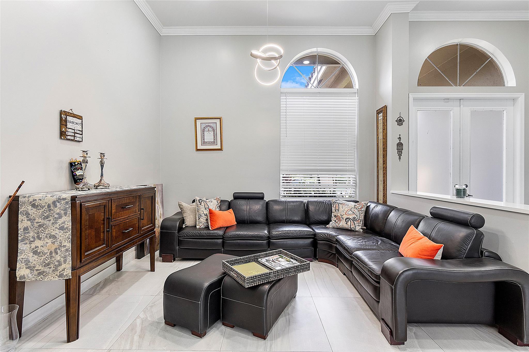 KENSINGTON COMMONS - Residential