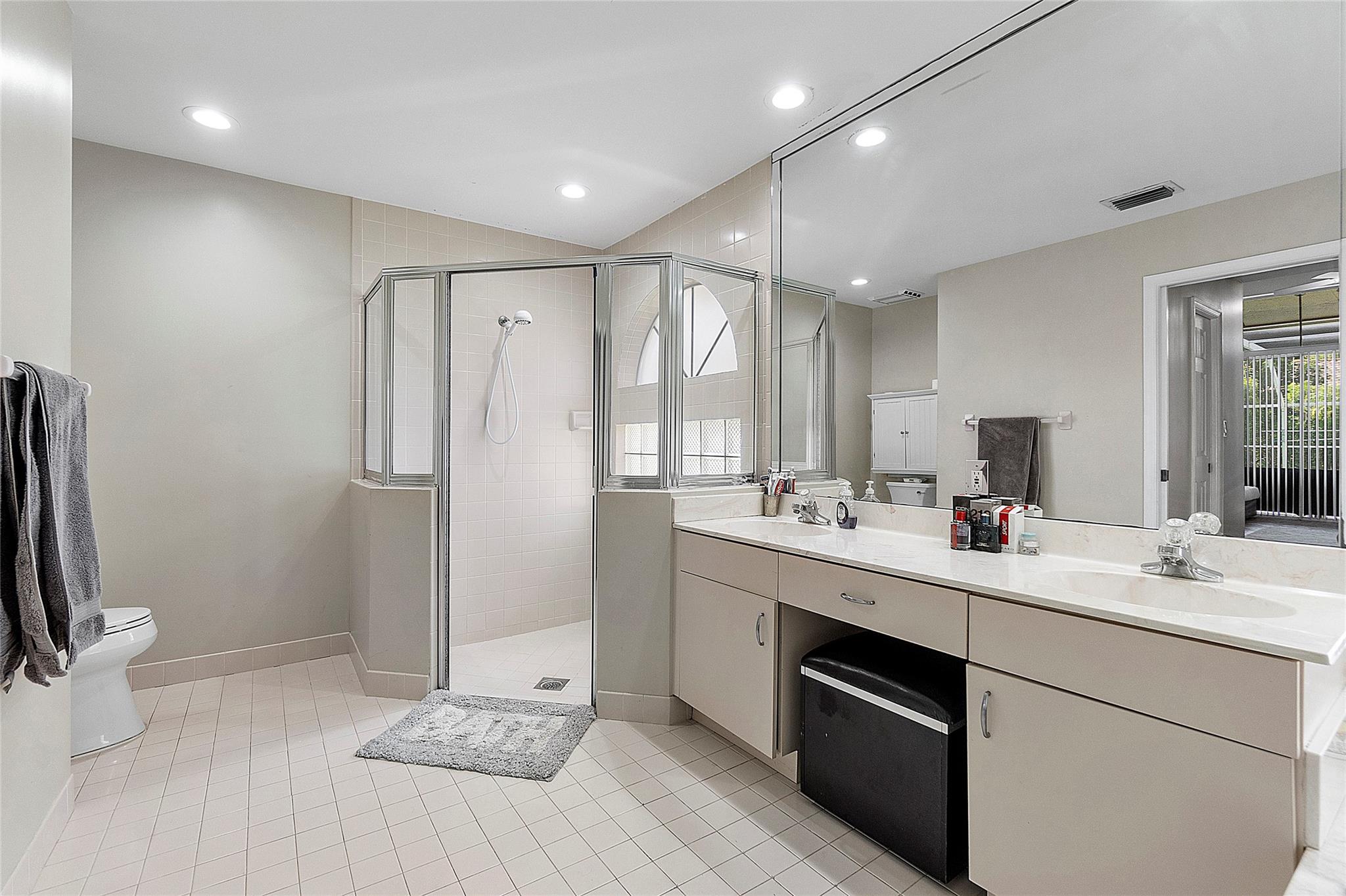 KENSINGTON COMMONS - Residential