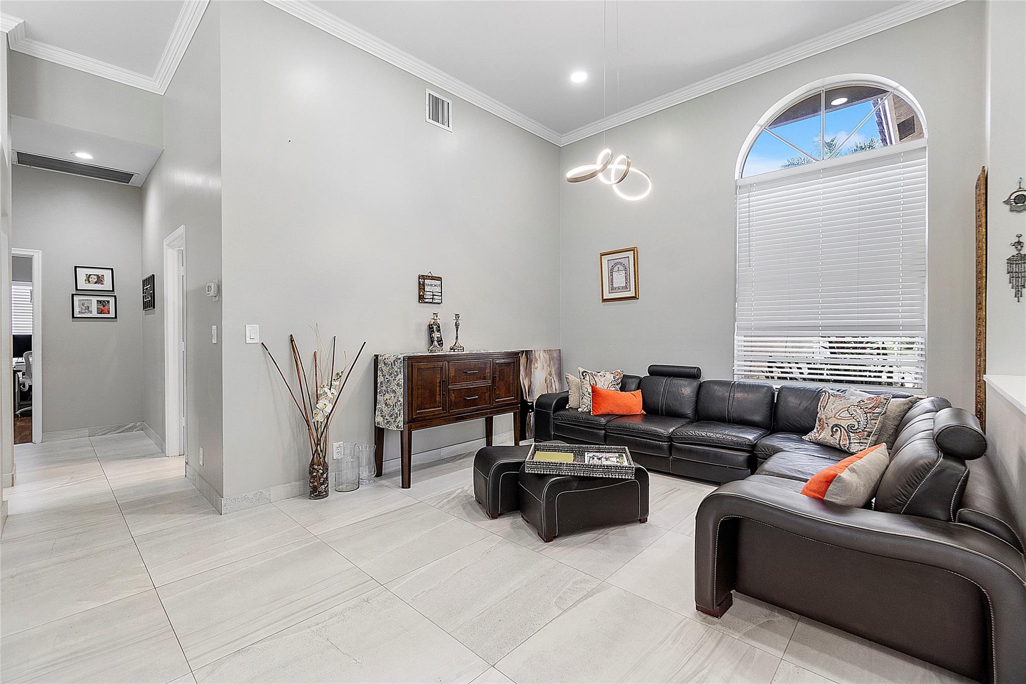 KENSINGTON COMMONS - Residential