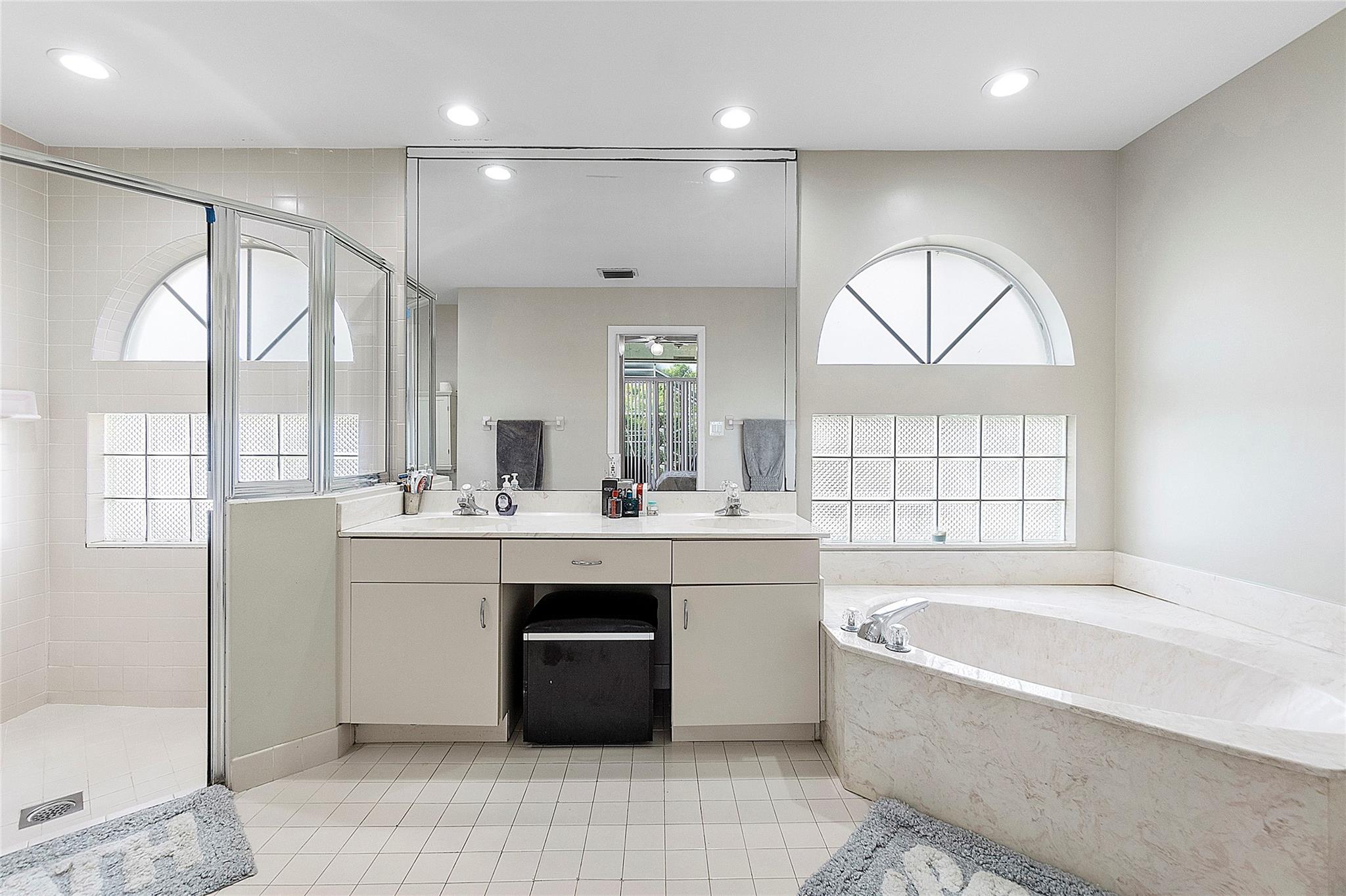 KENSINGTON COMMONS - Residential