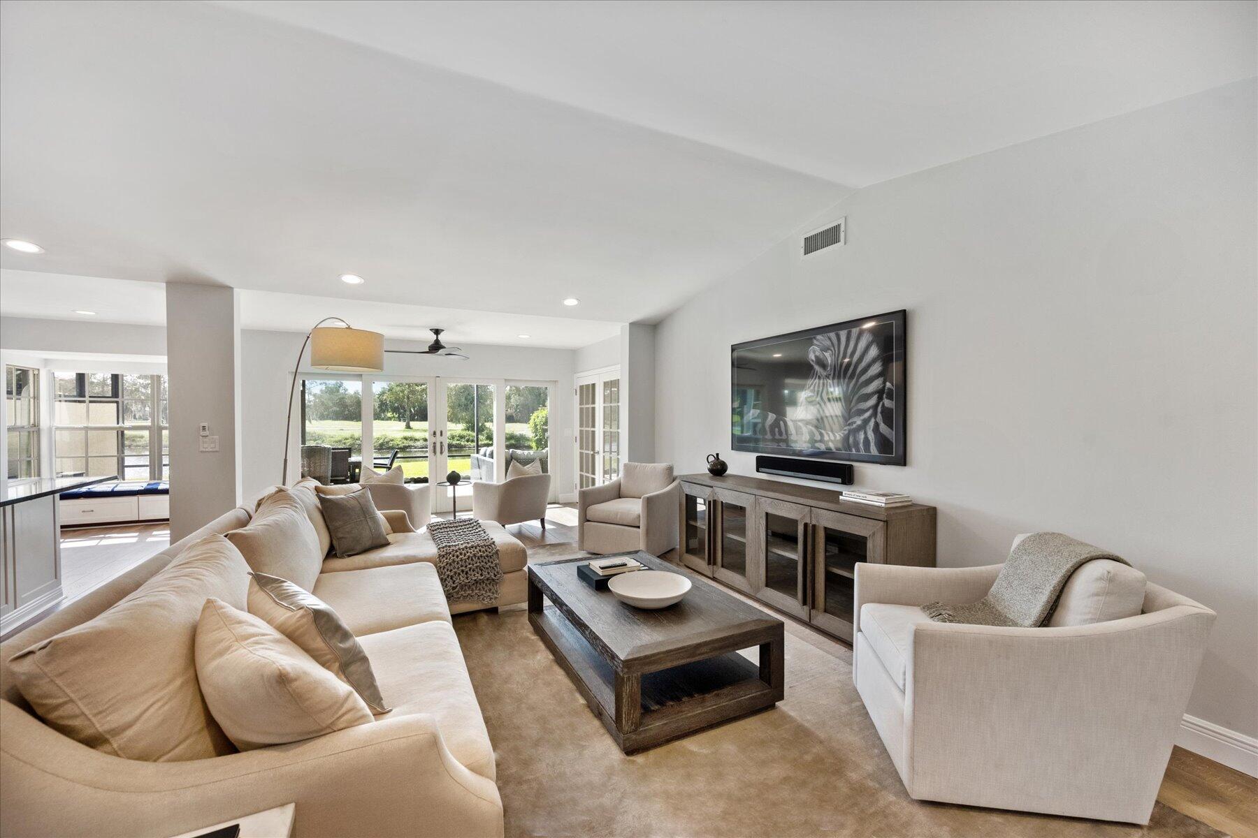LAS CASITAS 3 - Residential Lease