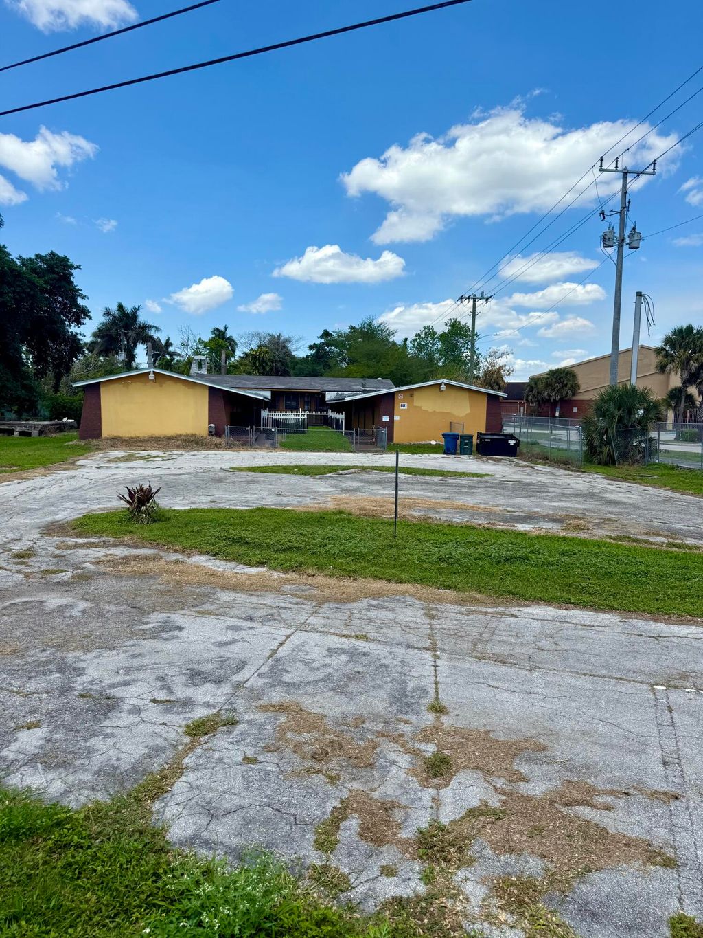 Photo of 601 W Canal St Street N, Belle Glade, FL 33430 (MLS # B26020319)