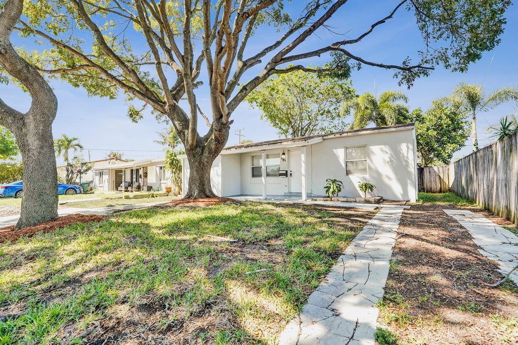 Photo of 131 NE 51st Court, Oakland Park, FL 33334 (MLS # B26006938)