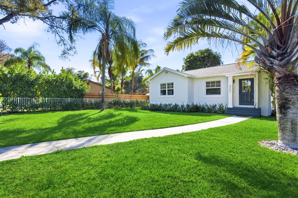 Photo of 3151 Poinsettia Avenue, West Palm Beach, FL 33407 (MLS # R11168829)