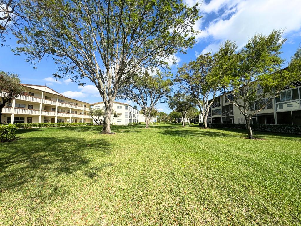 MANSFIELD AT CENTURY VILLAGE CONDO - Residential