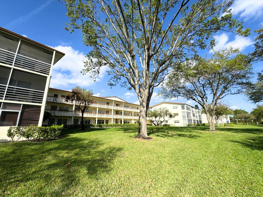 MANSFIELD AT CENTURY VILLAGE CONDO - Residential