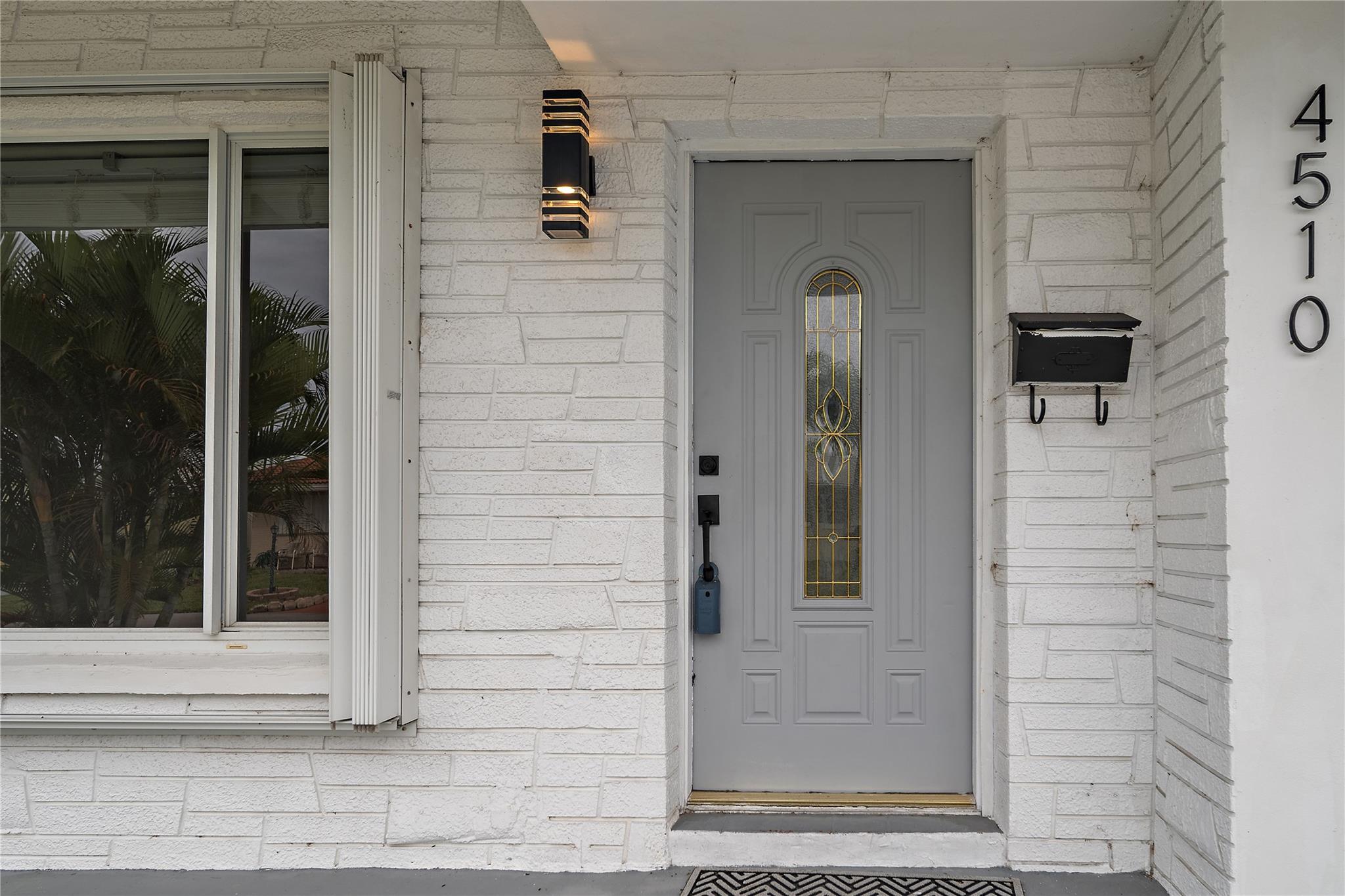 MAINLANDS OF TAMARAC - Residential Lease