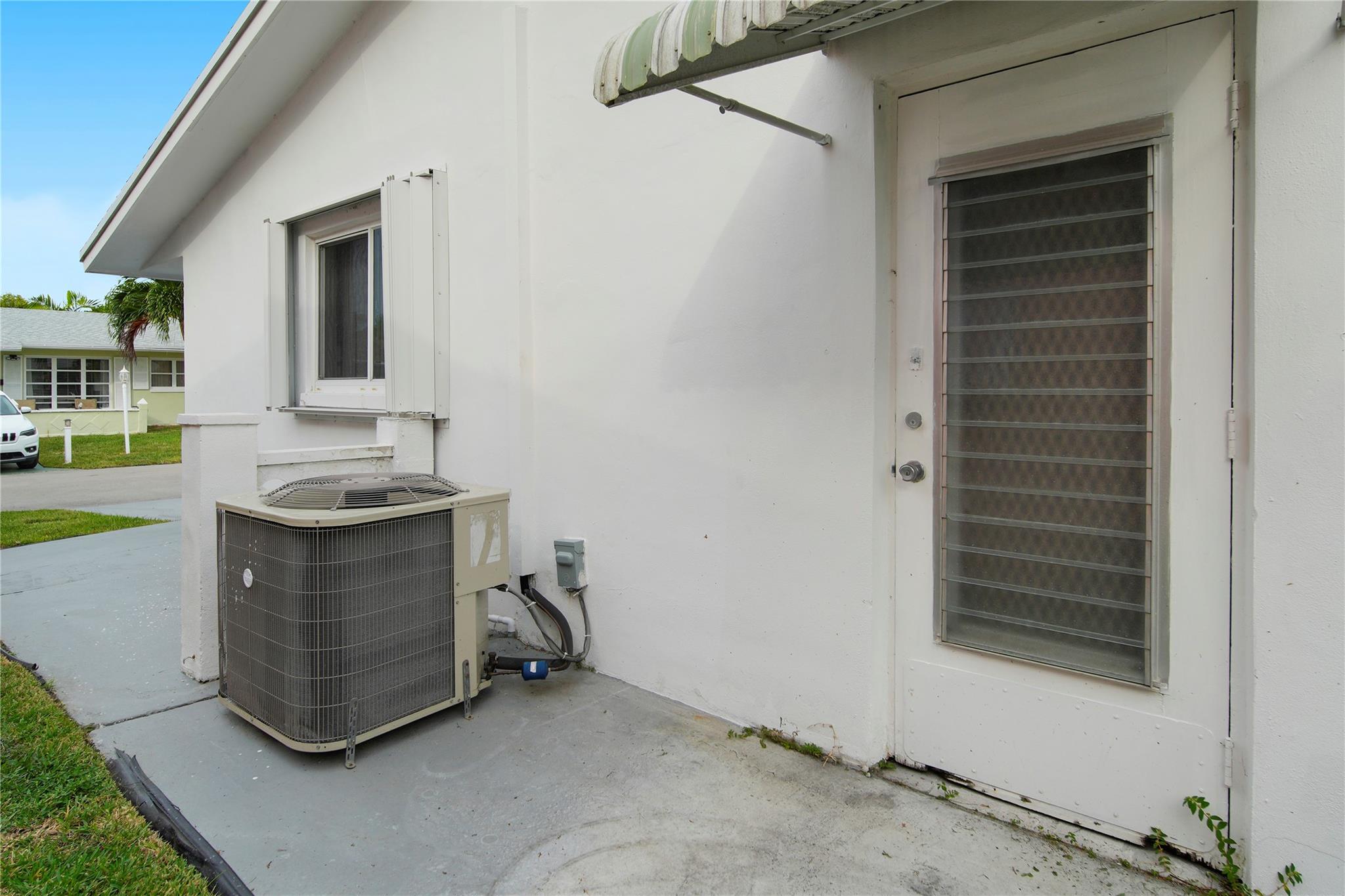 MAINLANDS OF TAMARAC - Residential Lease