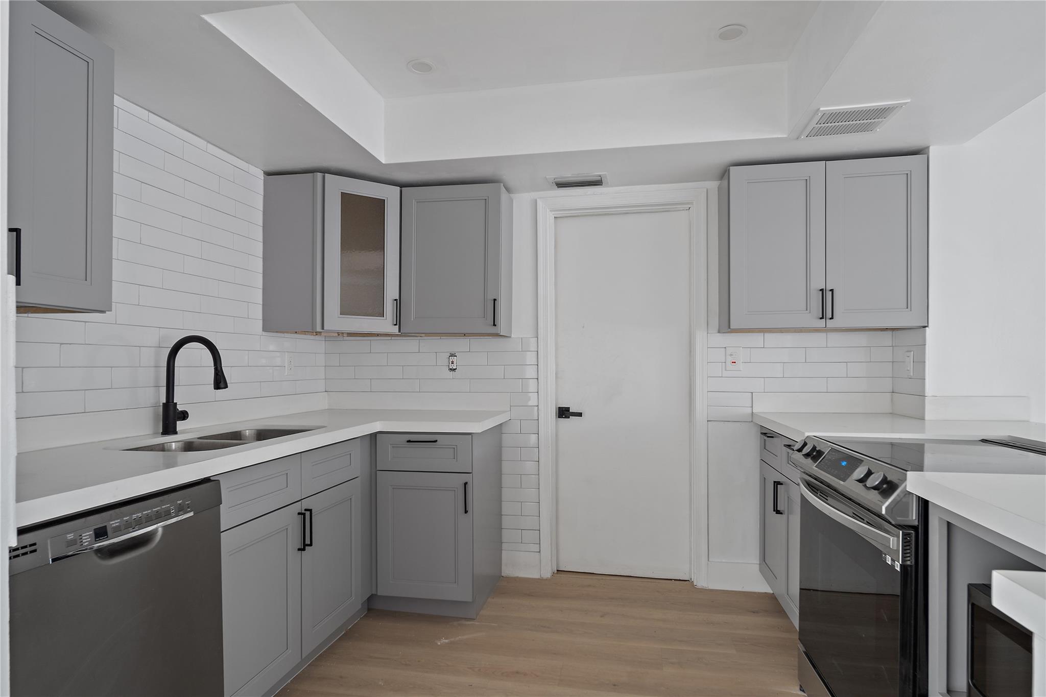 MAINLANDS OF TAMARAC - Residential Lease