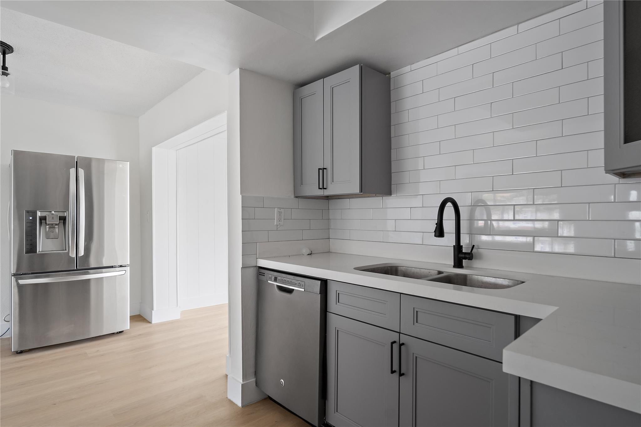 MAINLANDS OF TAMARAC - Residential Lease