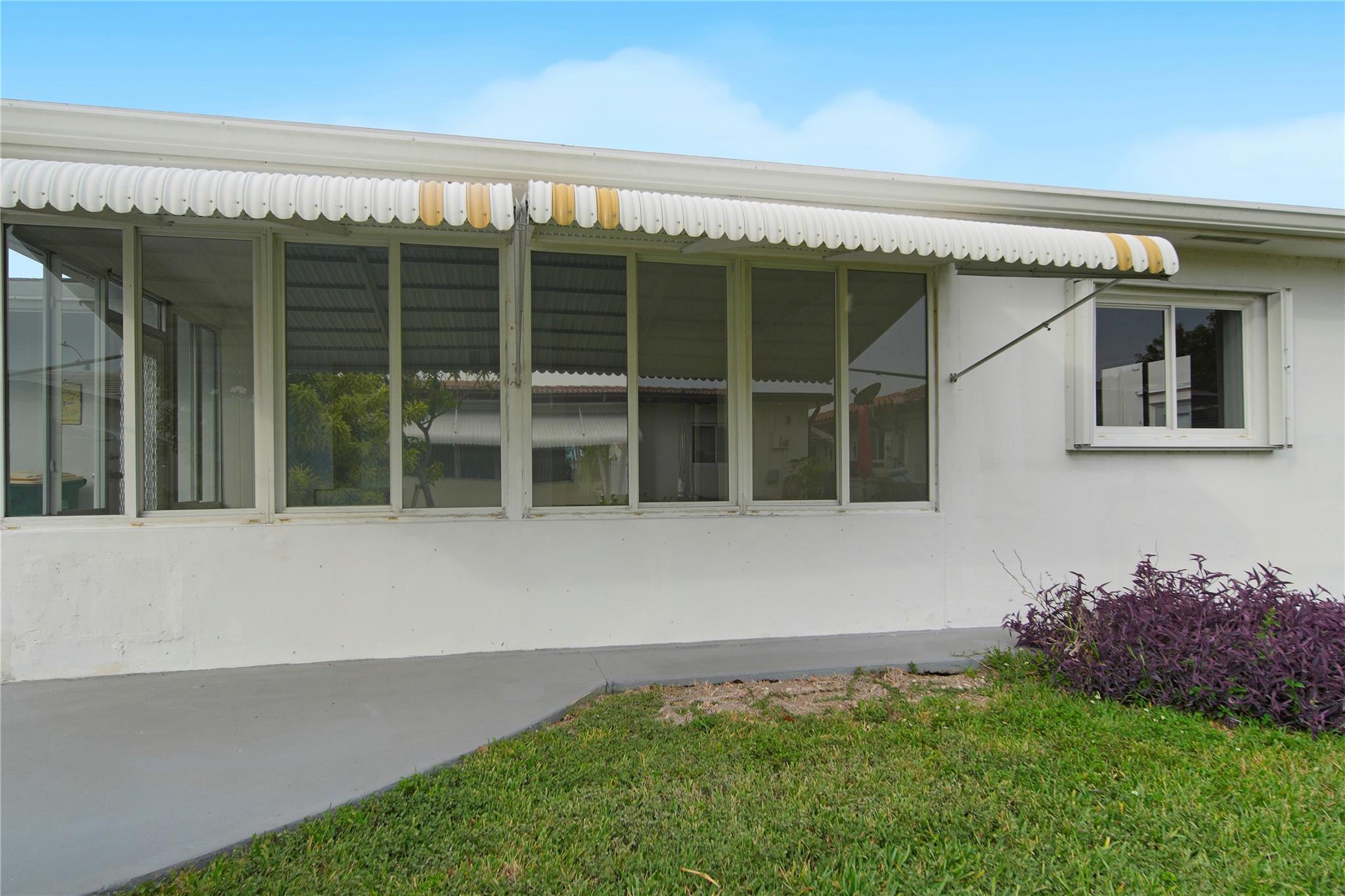 MAINLANDS OF TAMARAC - Residential Lease