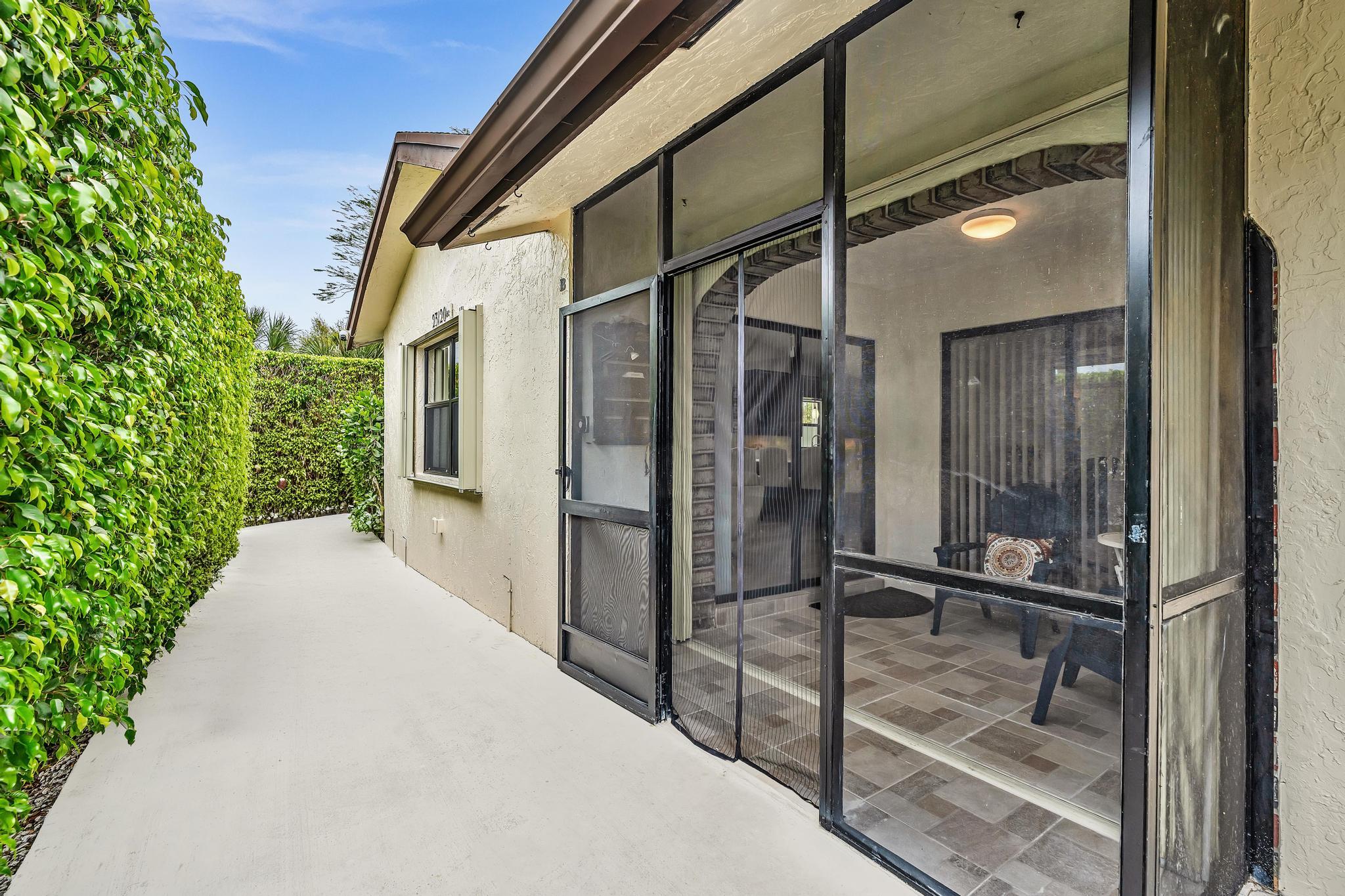 SANDALFOOT COVE SEC 9 - Residential