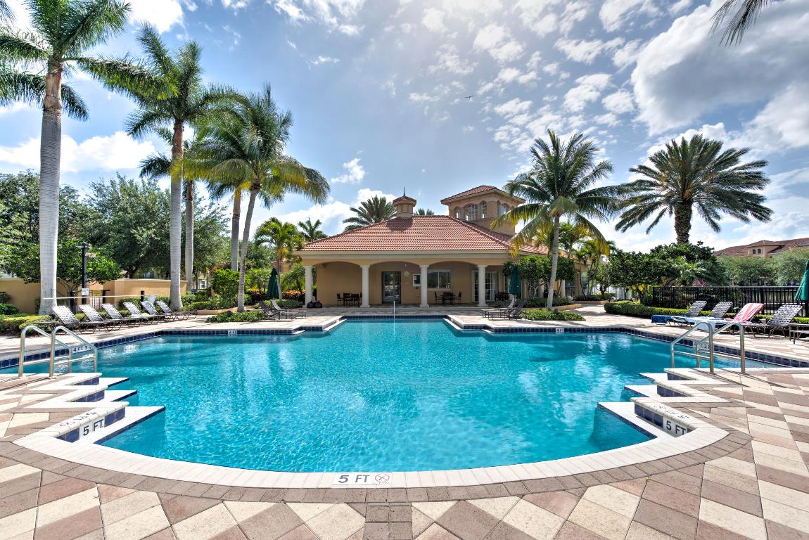 HARBOUR OAKS - Residential