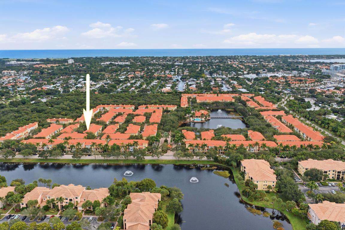 HARBOUR OAKS - Residential