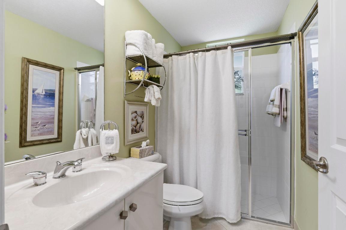 HARBOUR OAKS - Residential