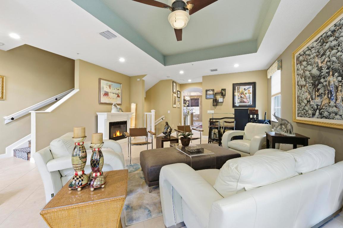 HARBOUR OAKS - Residential