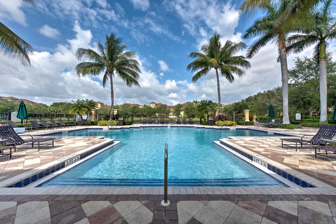 HARBOUR OAKS - Residential