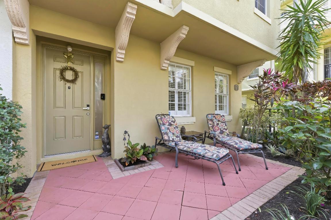 HARBOUR OAKS - Residential