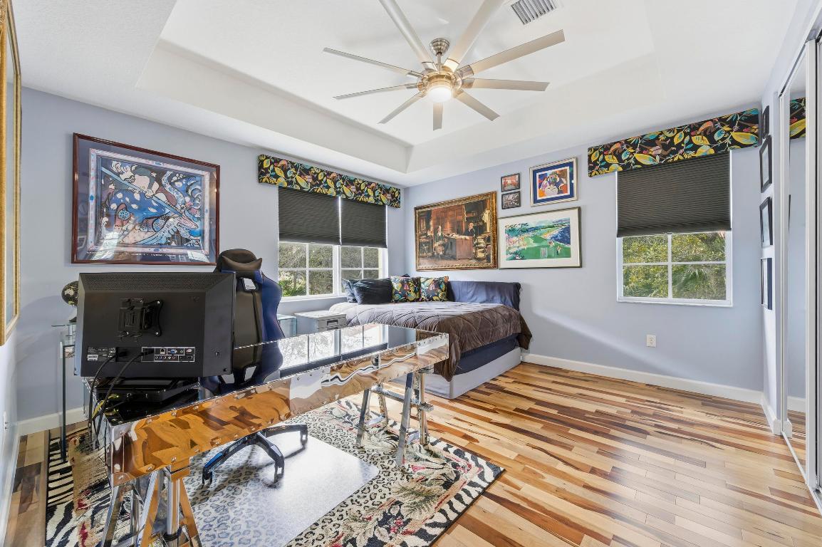 HARBOUR OAKS - Residential