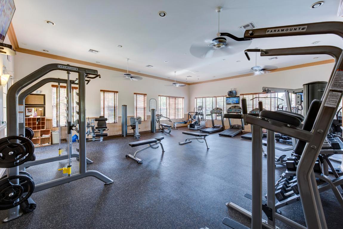 HARBOUR OAKS - Residential