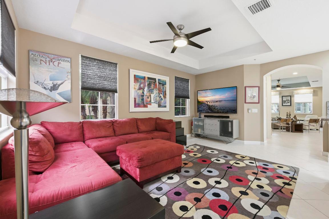 HARBOUR OAKS - Residential