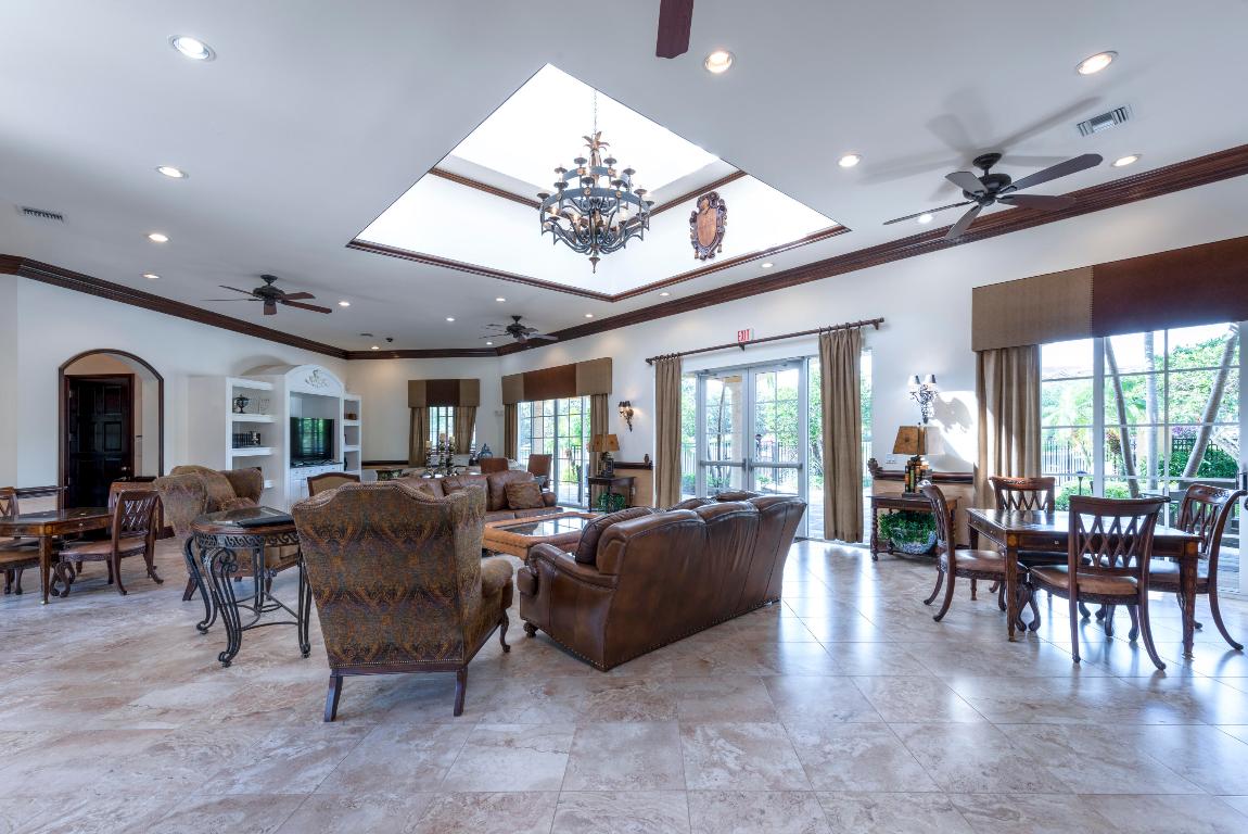 HARBOUR OAKS - Residential