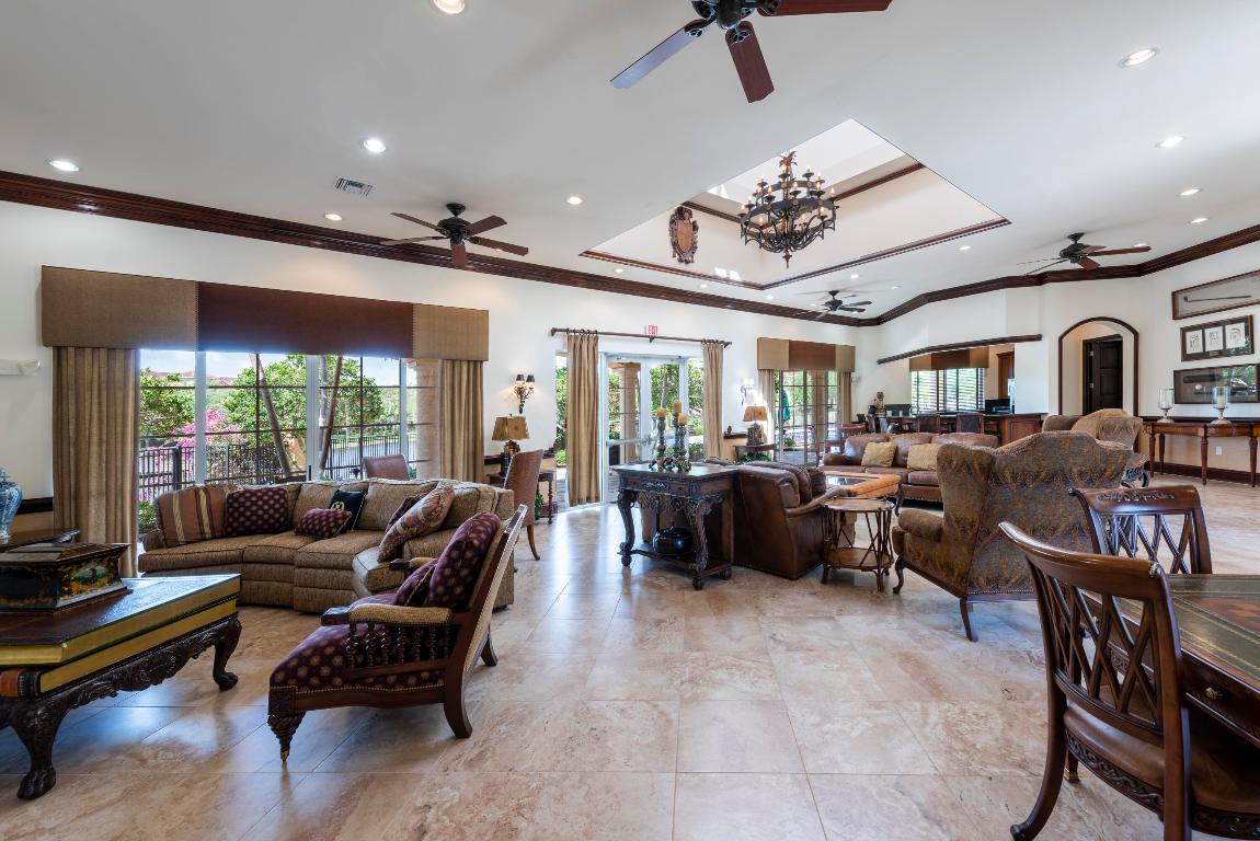 HARBOUR OAKS - Residential