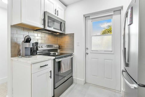Tiny photo for 330 N Federal Highway #211, Deerfield Beach, FL 33441 (MLS # B26085811)