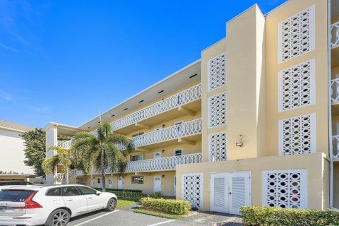 Tiny photo for 330 N Federal Highway #211, Deerfield Beach, FL 33441 (MLS # B26085811)