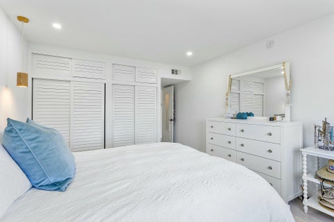 Tiny photo for 330 N Federal Highway #211, Deerfield Beach, FL 33441 (MLS # B26085811)