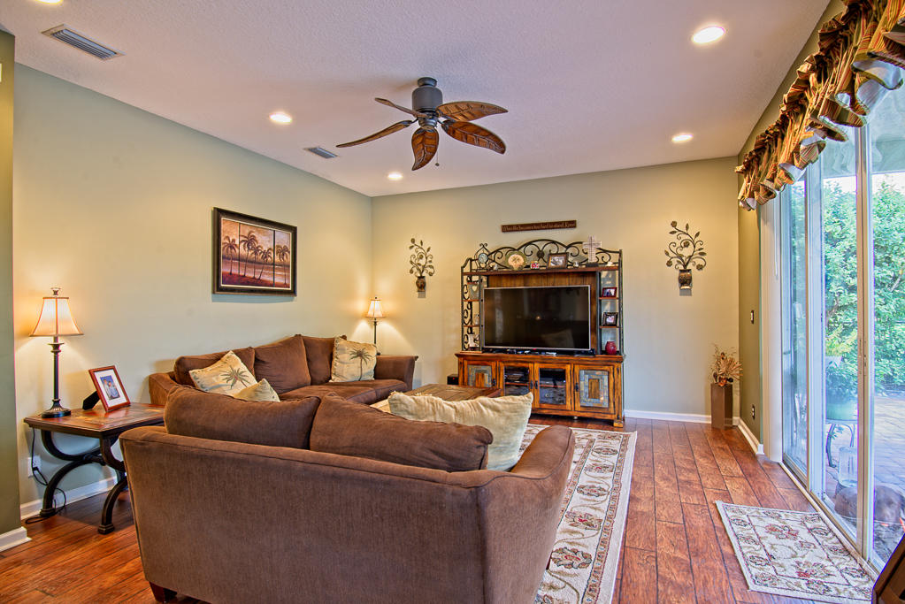 EMERALD ESTATES SUB - Residential