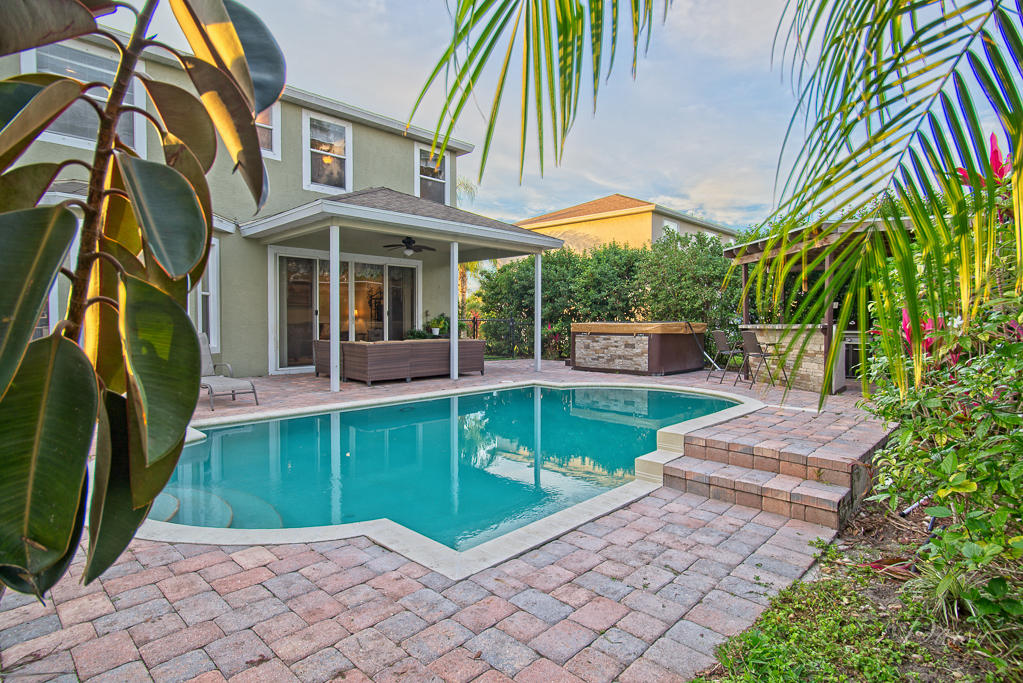 EMERALD ESTATES SUB - Residential