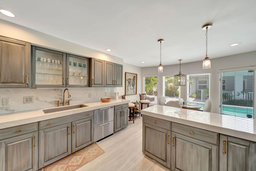 Photo of 1109 SE 11th Court, Fort Lauderdale, FL 33316 (MLS # F10511282)