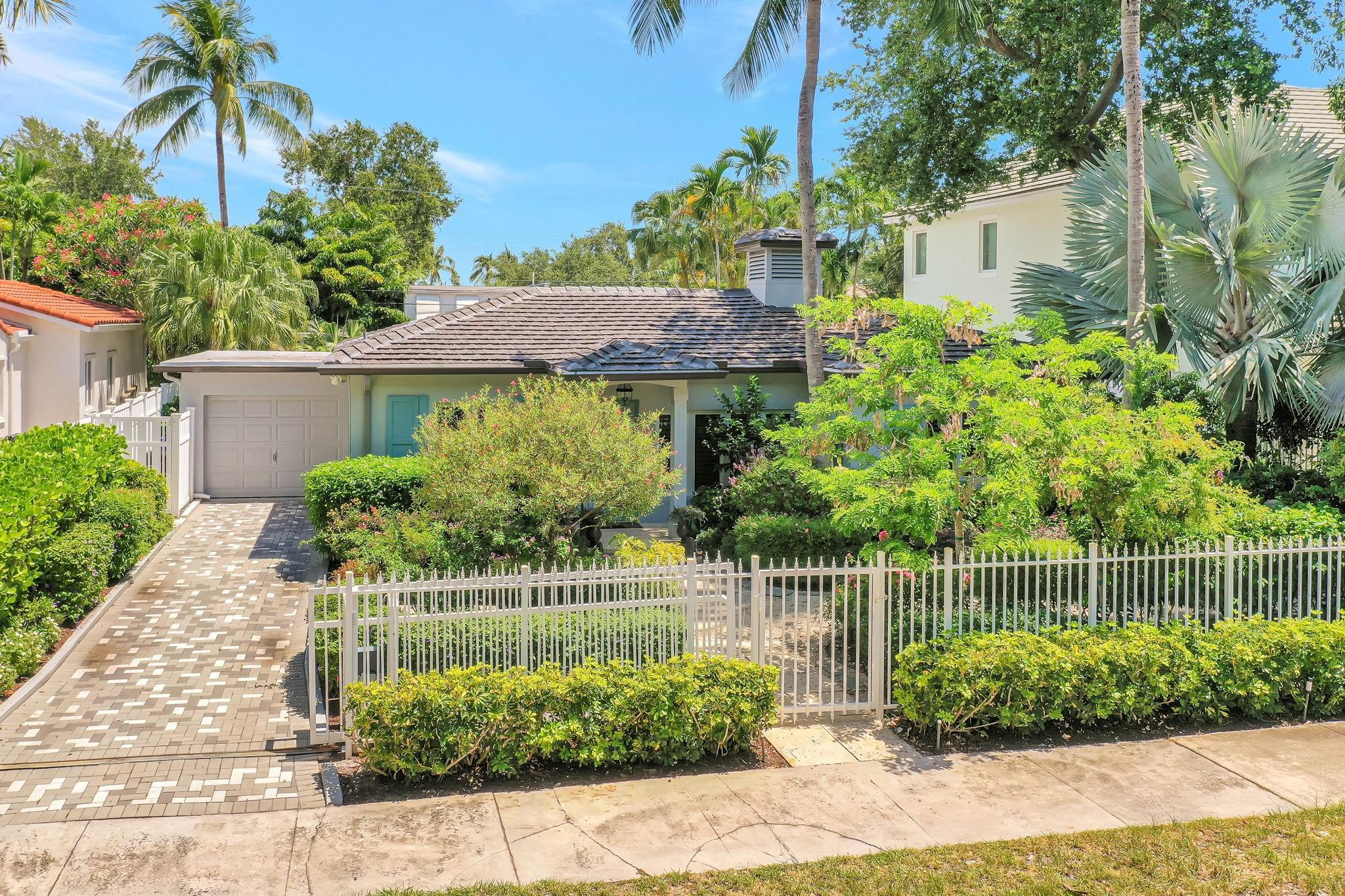 RIO VISTA ISLES - Residential